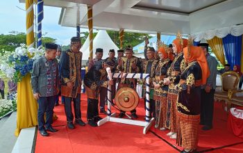 Kenang Masa Kecil di Pulau Wawonii, Gubernur Sultra Komitmen Tunaikan Janjinya