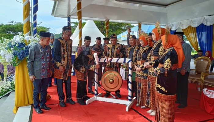 Kenang Masa Kecil di Pulau Wawonii, Gubernur Sultra Komitmen Tunaikan Janjinya