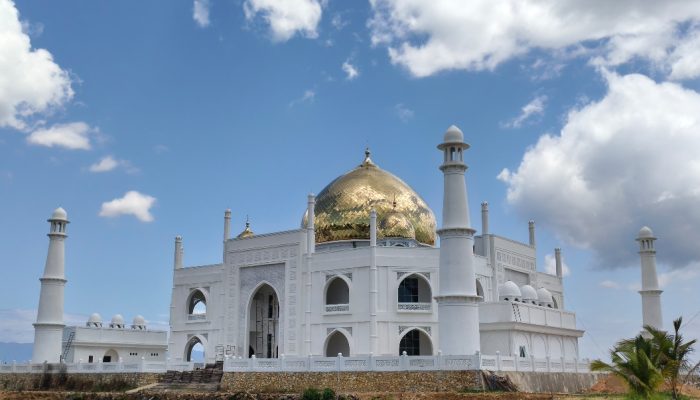 Taj Mahal Diabadikan Dalam Konstruksi Masjid Al-Amal di Pulau Wawonii